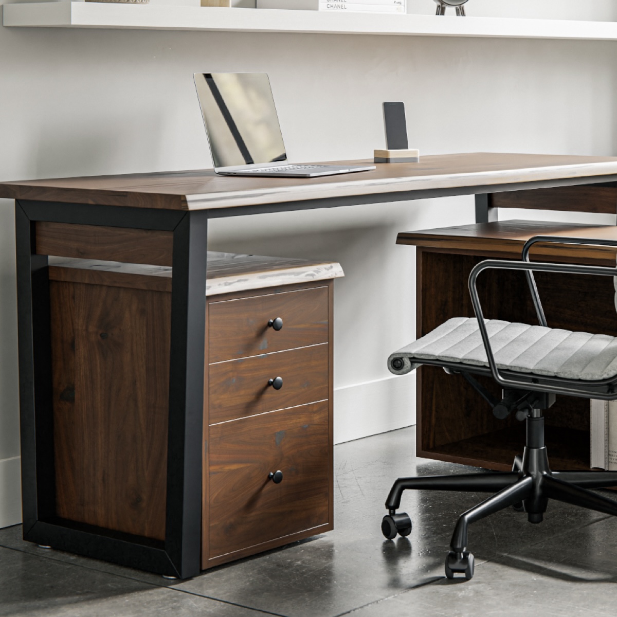 How to Choose Custom Metal and Wood Office Furniture
